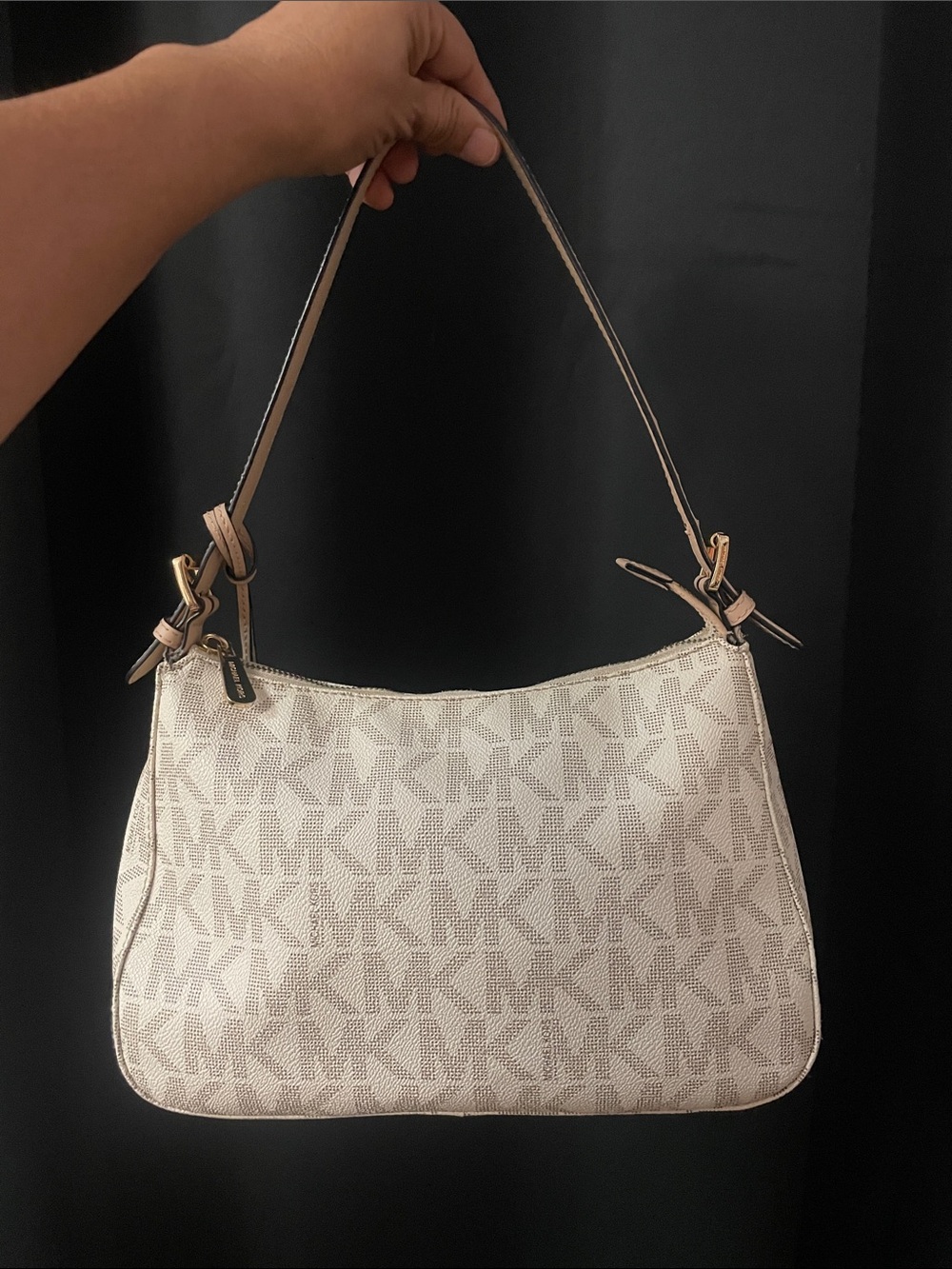 MICHAEL Michael Kors Beige Cream Monogram Shoulder Bag with Gold Charm - Picture 4 of 13